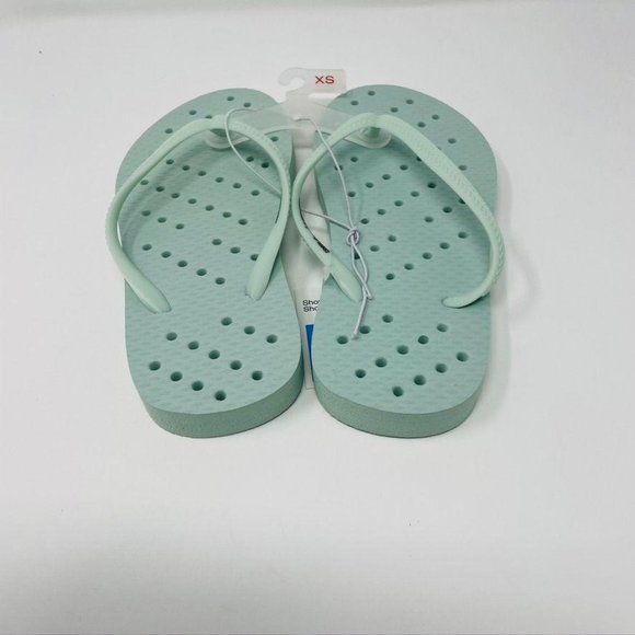 Room Essentials | Shoes | Shower Flip Flop Sandals Room Essentials |  Poshmark